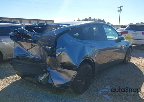 2026 Tesla Model Y Long Range Dual Motor All-Wheel Drive/Long Range Launch Series z USA, uszkodzony, nr VIN 7SAYGDEE6TA490718